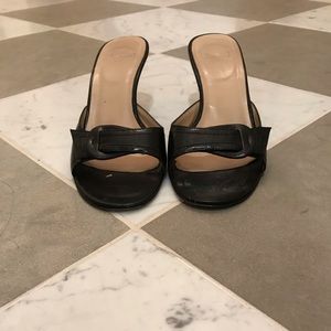 Low kitten heel slides